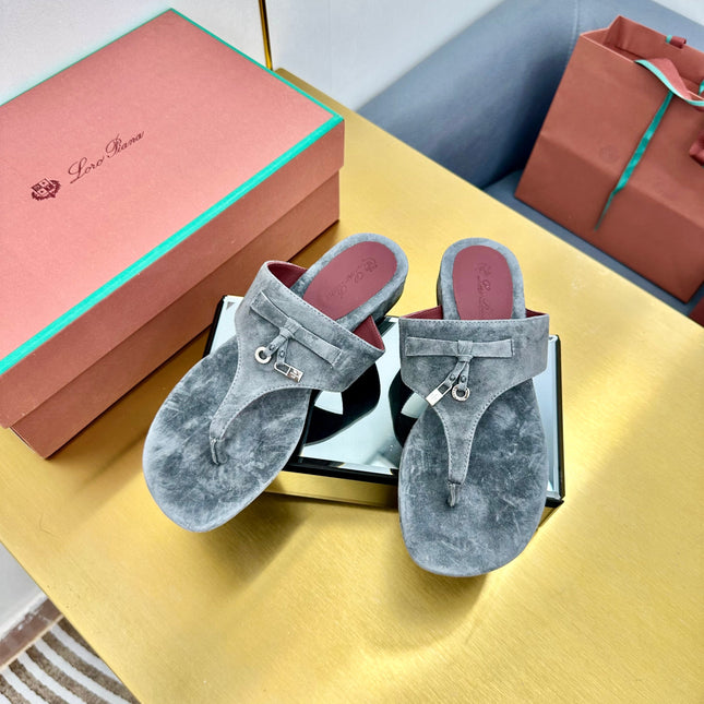FLIP FLOPS IN DARK GRAY SUEDE AND HARDWARE SILVER