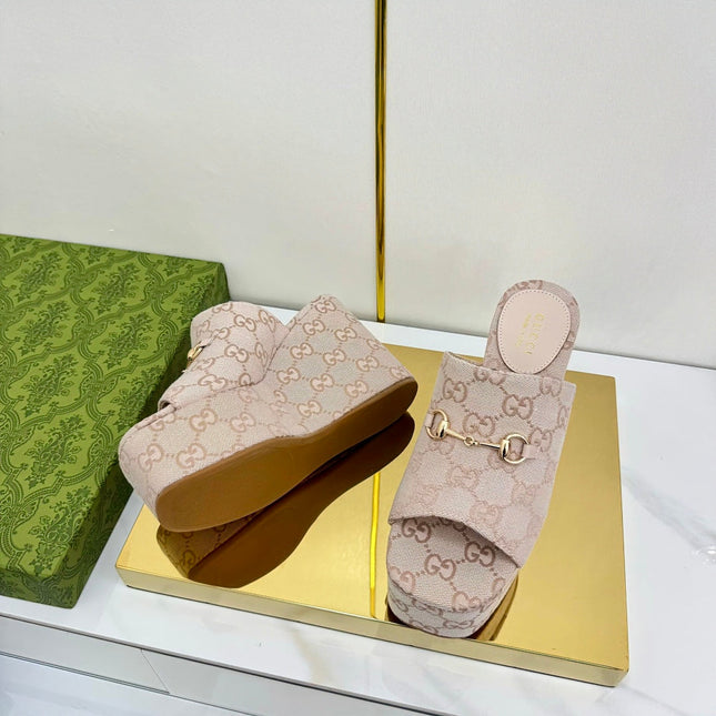 GG WEDGE SLIDES 110 IN BEIGE FABRIC WITH GOLD HARDWARE