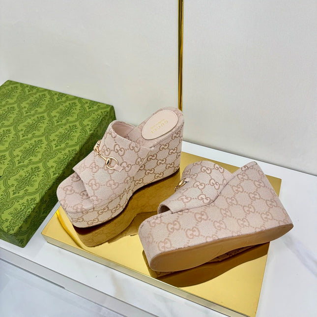 GG WEDGE SLIDES 110 IN BEIGE FABRIC WITH GOLD HARDWARE