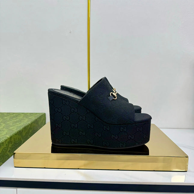 GG WEDGE SLIDES 110 IN BLACK FABRIC WITH GOLD HARDWARE