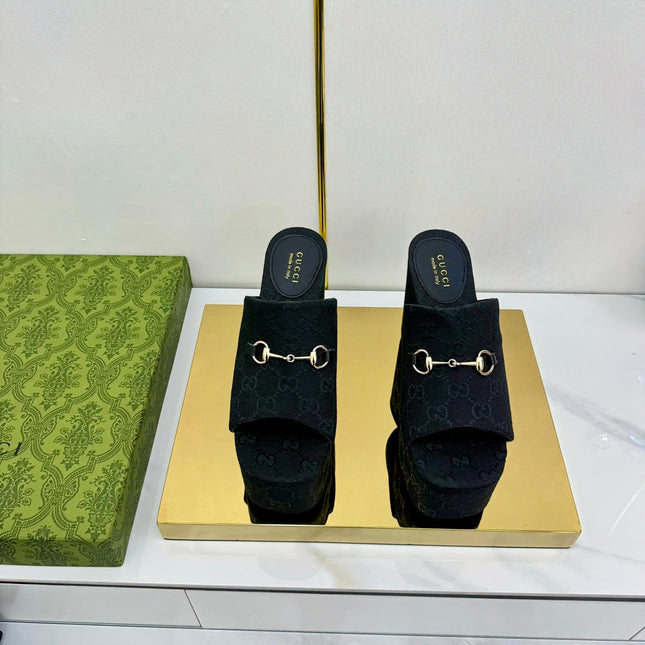 GG WEDGE SLIDES 110 IN BLACK FABRIC WITH GOLD HARDWARE