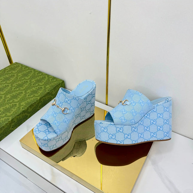 GG WEDGE SLIDES 110 IN SKY BLUE FABRIC WITH GOLD HARDWARE