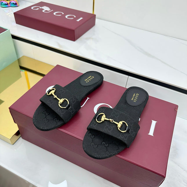 GG SLIDES IN BLACK WITH GOLD HARDWARE