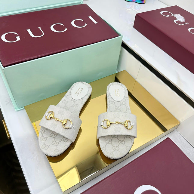 GG SLIDES IN IVORY WITH GOLD HARDWARE