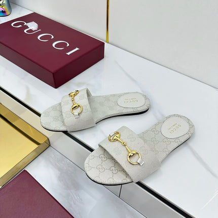 GG SLIDES IN IVORY WITH GOLD HARDWARE