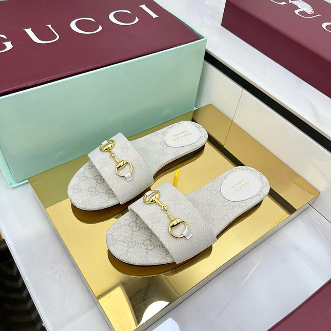 GG SLIDES IN IVORY WITH GOLD HARDWARE