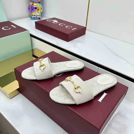 GG SLIDES IN IVORY WITH GOLD HARDWARE