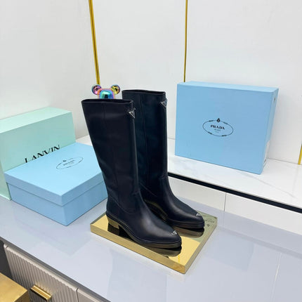 PRADA 25S POINTED TALL BOOTS 50MM IN BLACK CALFSKIN WITH LOGO