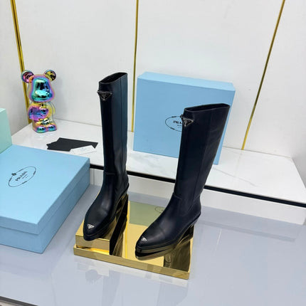 PRADA 25S POINTED TALL BOOTS 50MM IN BLACK CALFSKIN WITH LOGO