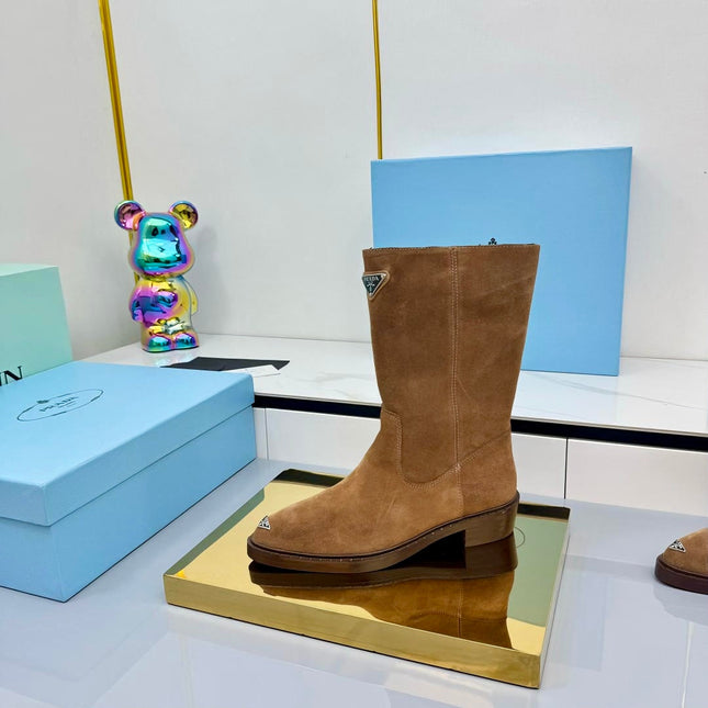 PRADA 25S POINTED TOE HIGH BOOTS 50MM IN DARK BROWN SUEDE WITH LOGO