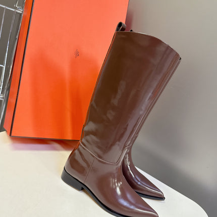 HM 25S POINTED-TOE KNEE-HIGH BOOTS IN BROWN GLOSSY LAMBSKIN