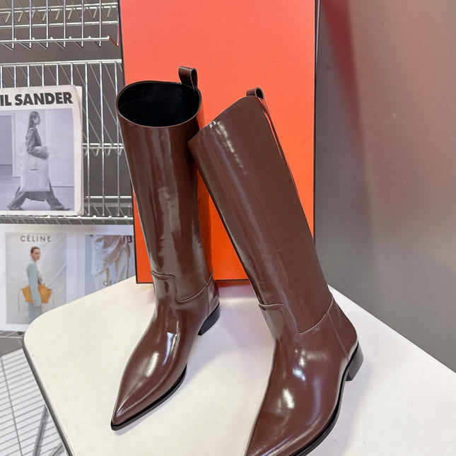 HM 25S POINTED-TOE KNEE-HIGH BOOTS IN BROWN GLOSSY LAMBSKIN