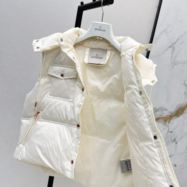 MONCLER 25S JACKET IN WHITE 307425