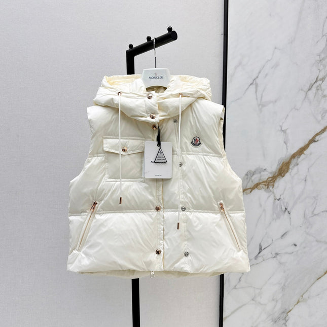 MONCLER 25S JACKET IN WHITE 307425