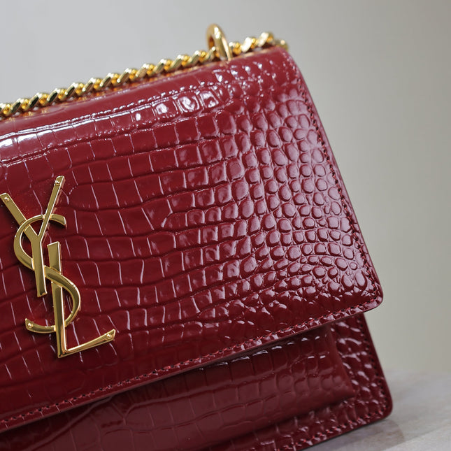 YSL 25S SUNSET MEDIUM 22 IN CRIMSON RED CROCODILE-EMBOSSED CALFSKIN GOLD HARDWRE