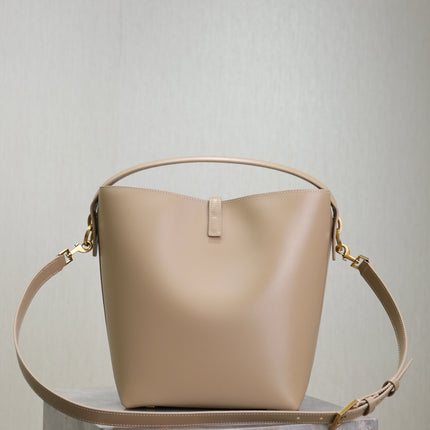 YSL 25S LE 5 À 7 BUCKET 26 IN NUDE CALFSKIN GOLD HARDWRE