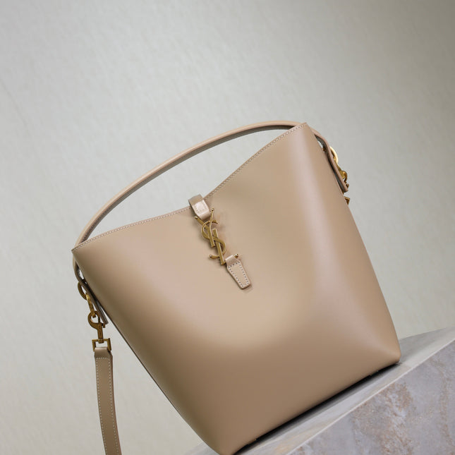 YSL 25S LE 5 À 7 BUCKET 26 IN NUDE CALFSKIN GOLD HARDWRE
