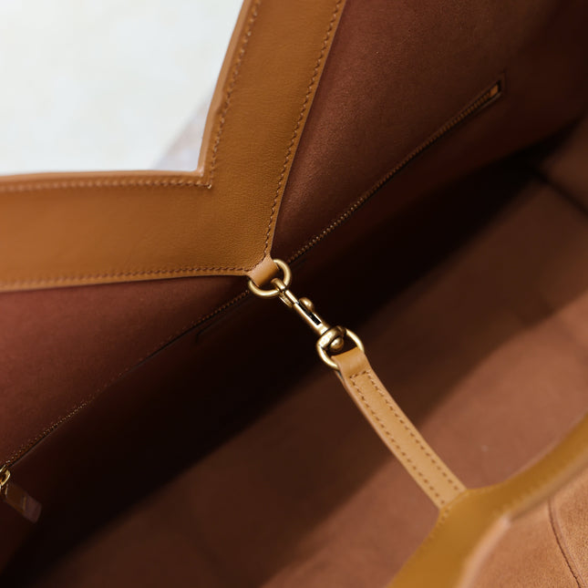 YSL 25S Y MAXI TOTE 50 IN CARAMEL SUEDE GOLD HARDWRE