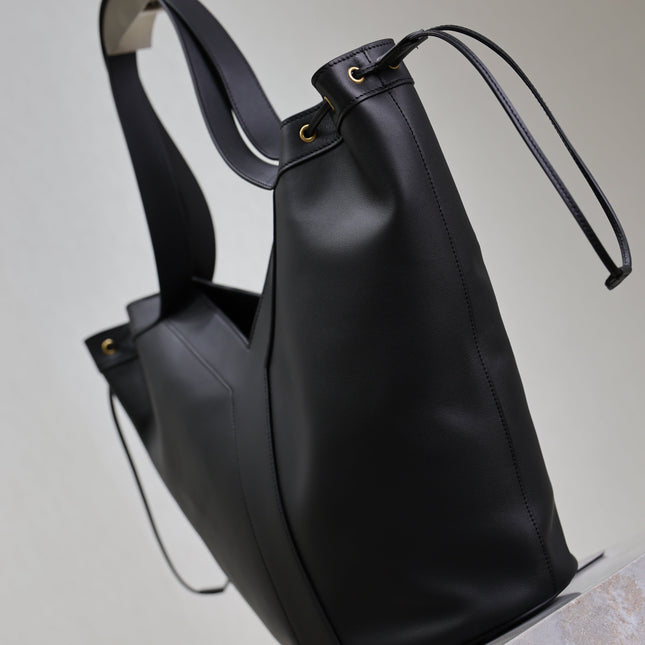 YSL 25S Y LARGE HOBO 50 IN BLACK CALFSKIN GOLD HARDWRE