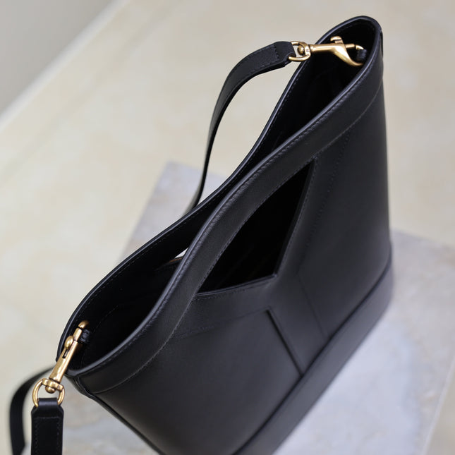 YSL 25S Y SMALL BUCKET 29 IN BLACK CALFSKIN GOLD HARDWRE