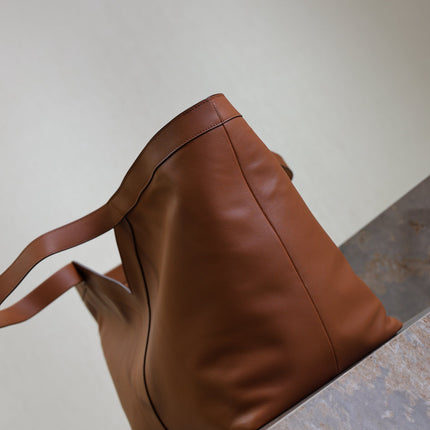 YSL 25S Y TOTE 50 IN CARAMEL CALFSKIN GOLD HARDWRE
