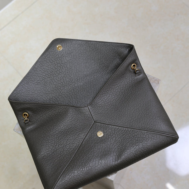 YSL 25S CASSANDRE ENVELOPE MESSENGER 35 IN LIGHT MUSK LAMBSKIN GOLD HARDWRE