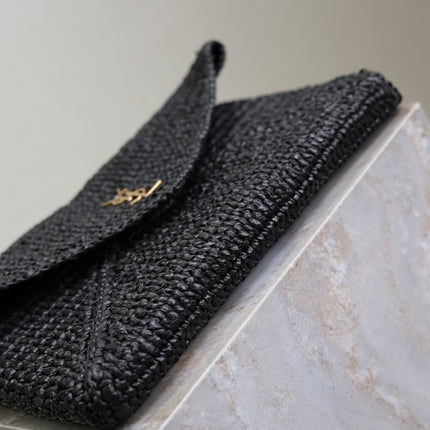 YSL 25S CASSANDRE LARGE ENVELOPE POUCH 29 IN BLACK RAFFIA GOLD HARDWRE