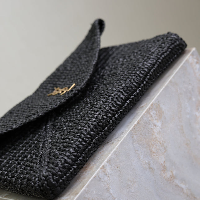 YSL 25S CASSANDRE LARGE ENVELOPE POUCH 29 IN BLACK RAFFIA GOLD HARDWRE