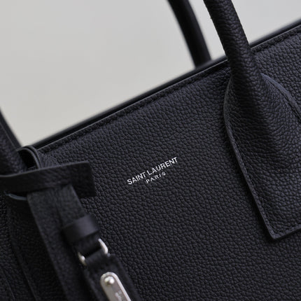 YSL 25S SAC DE JOUR GM 32 IN BLACK GRAINED CALFSKIN SILVER HARDWRE
