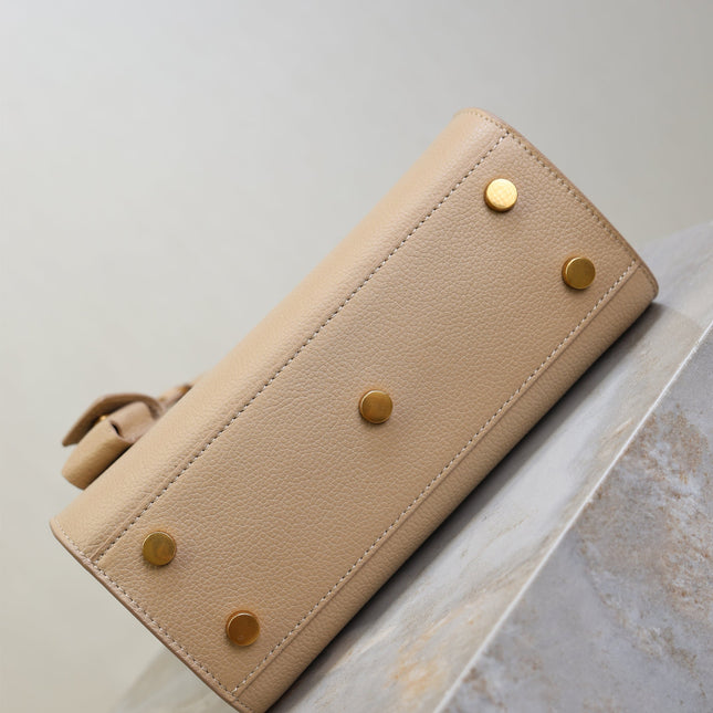 YSL 25S SAC DE JOUR 22 IN DARK BEIGE SUPPLE GRAINED CALFSKIN