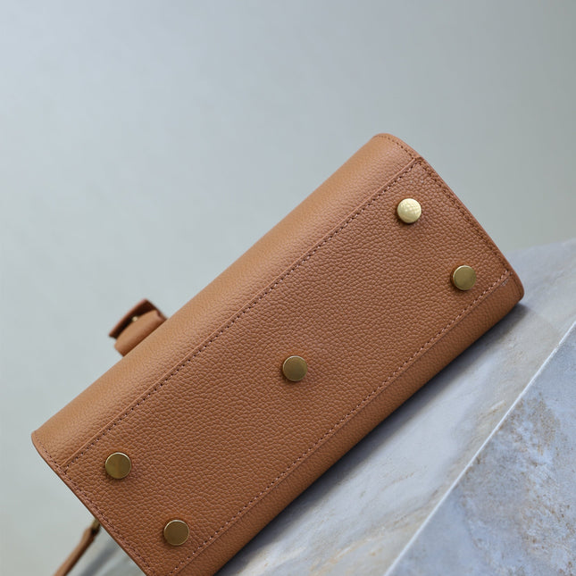 YSL 25S SAC DE JOUR MM 26 IN CHESTNUT BROWN SUPPLE GRAINED CALFSKIN