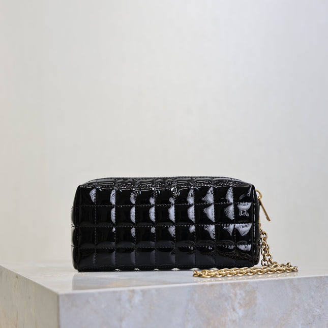 YSL 25S CASSANDRE MATELASSÉ CARRÉ POUCH ON CHAIN 18 IN BLACK SHINY CALFSKIN