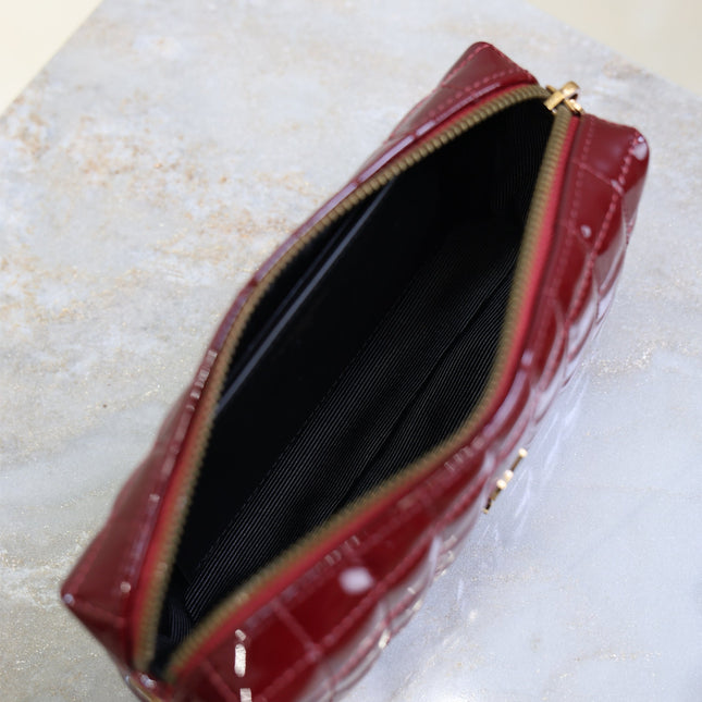 YSL 25S CASSANDRE MATELASSÉ CARRÉ POUCH ON CHAIN 18 IN DARK RED WINE SHINY CALFSKIN