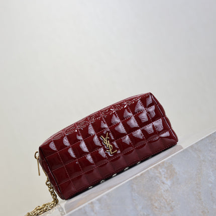 YSL 25S CASSANDRE MATELASSÉ CARRÉ POUCH ON CHAIN 18 IN DARK RED WINE SHINY CALFSKIN