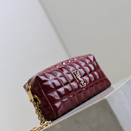 YSL 25S CASSANDRE MATELASSÉ CARRÉ POUCH ON CHAIN 18 IN DARK RED WINE SHINY CALFSKIN