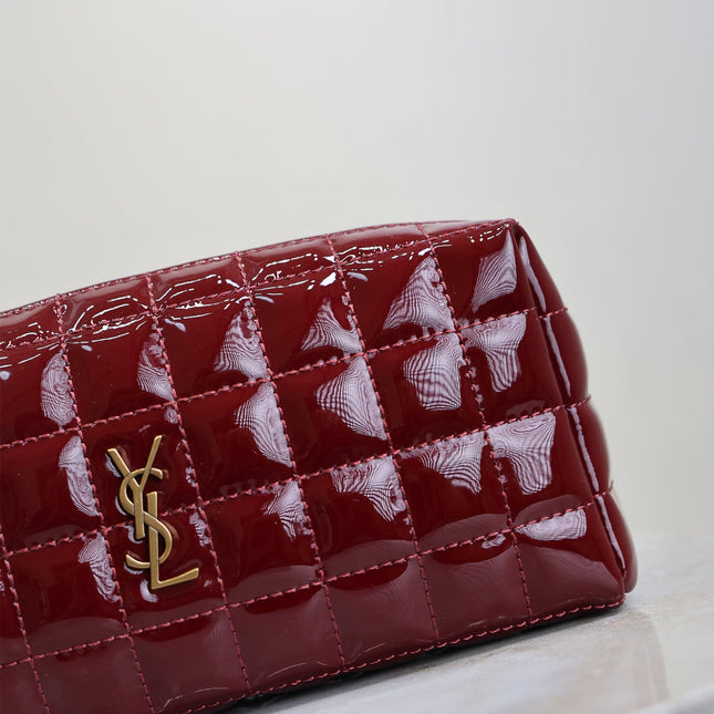 YSL 25S CASSANDRE MATELASSÉ CARRÉ POUCH ON CHAIN 18 IN DARK RED WINE SHINY CALFSKIN