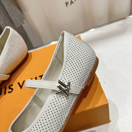 ROMY FLAT BALLERINA IN WHITE LAMBSKIN EMBELLISHED SILVER-TONED STUDS