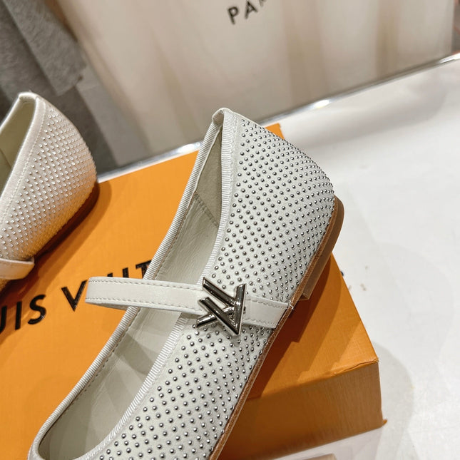 ROMY FLAT BALLERINA IN WHITE LAMBSKIN EMBELLISHED SILVER-TONED STUDS