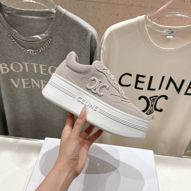 BLOCK SNEAKERS WITH EMBROIDERED TRIOMPHE IN MALIBU BEIGE SUEDE