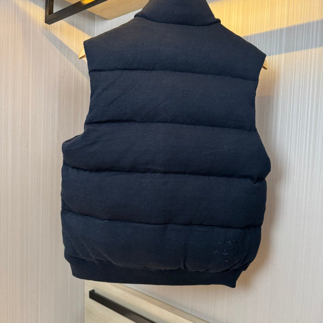 MONCLER 25S DOWN VEST IN BLACK 066