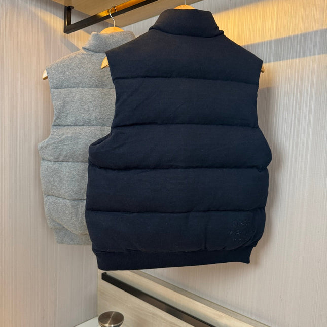 MONCLER 25S DOWN VEST IN GRAY 065