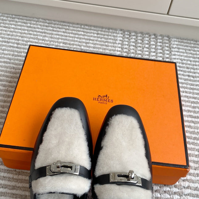 HM 25S CATENA MULE IN BEIGE SHEARLING AND BLACK LAMBSKIN WITH SILVER HARDWARE