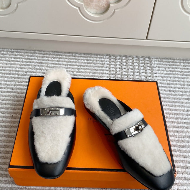 HM 25S CATENA MULE IN BEIGE SHEARLING AND BLACK LAMBSKIN WITH SILVER HARDWARE