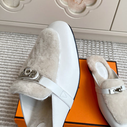 HM 25S CATENA MULE IN BEIGE SHEARLING AND WHITE LAMBSKIN WITH SILVER HARDWARE