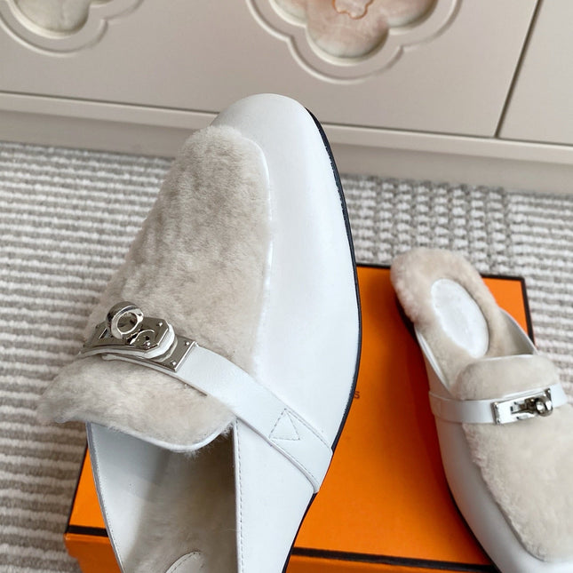 HM 25S CATENA MULE IN BEIGE SHEARLING AND WHITE LAMBSKIN WITH SILVER HARDWARE