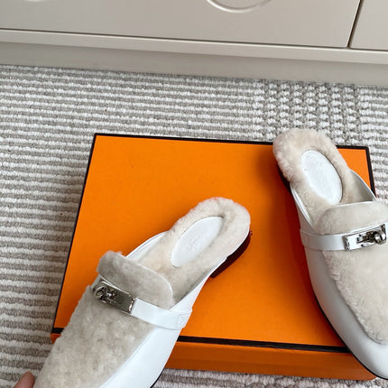 HM 25S CATENA MULE IN BEIGE SHEARLING AND WHITE LAMBSKIN WITH SILVER HARDWARE