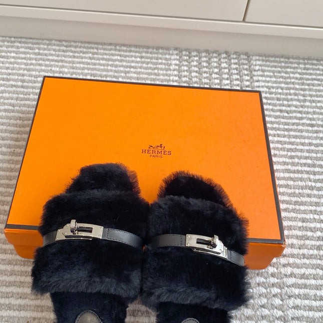HM 25S GIULIA SANDAL IN BLACK SHEARLING WITH SILVER HARDWARE