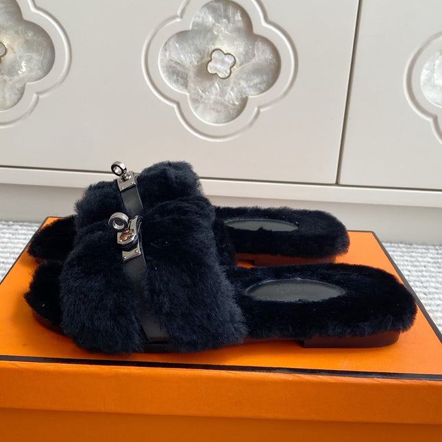 HM 25S ECLAIR SANDAL IN BLACK SHEARLING WITH SILVER HARDWARE