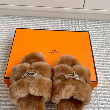 HM 25S ECLAIR SANDAL IN BROWN SHEARLING WITH SILVER HARDWARE