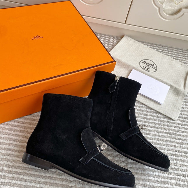 HM 25S KELSY ANKLE BOOT IN BLACK SUEDE WITH SILVER HARDWARE